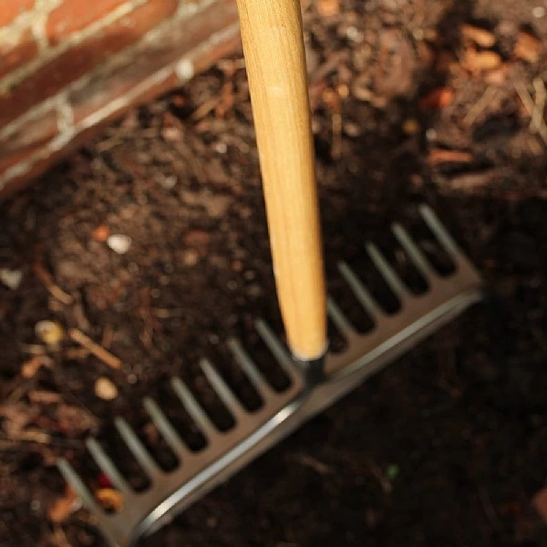 Kent & Stowe Stainless Steel Long Handled Soil Rake - Image 5