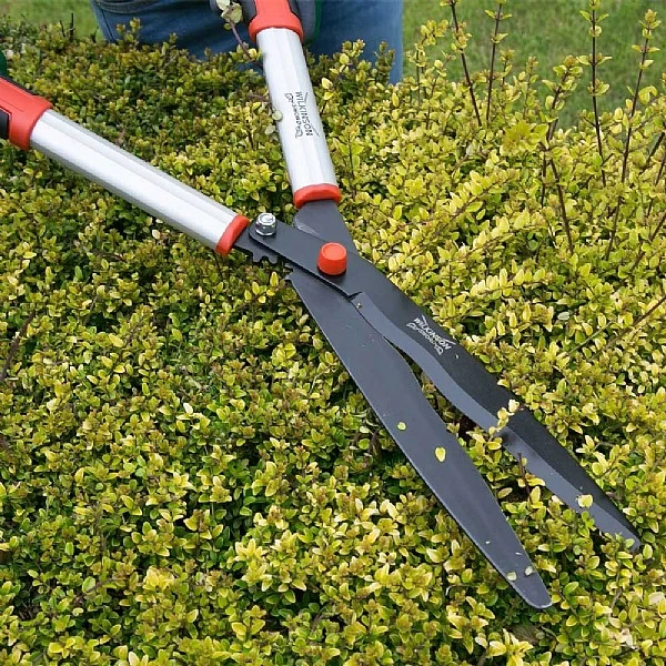 Wilkinson Sword Geared Hedge Shears - Image 2